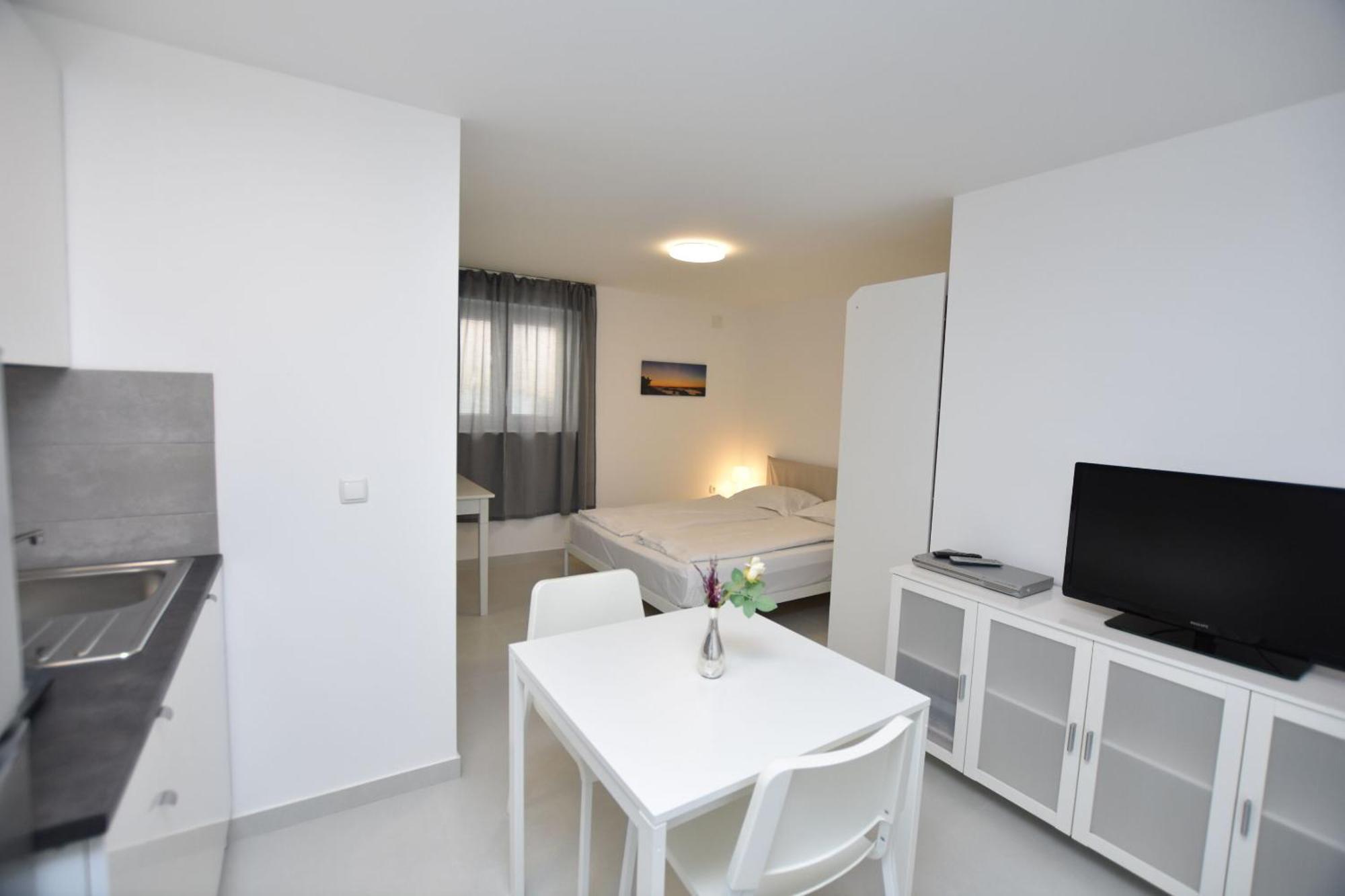 Apartments Leonardo Primošten Exterior foto